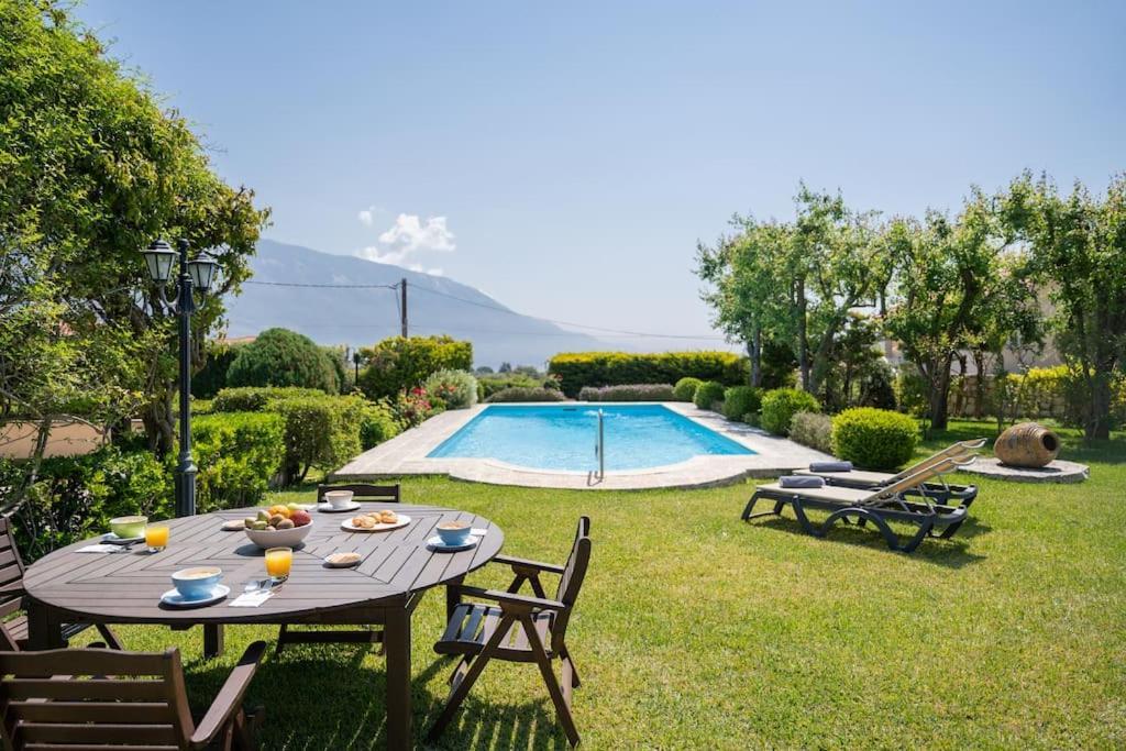 Villa Loukia Sparta Exterior foto